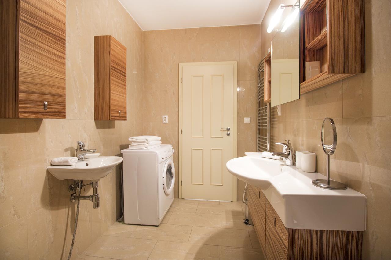 Luxurious Apartment Near Prague Castle Exterior photo